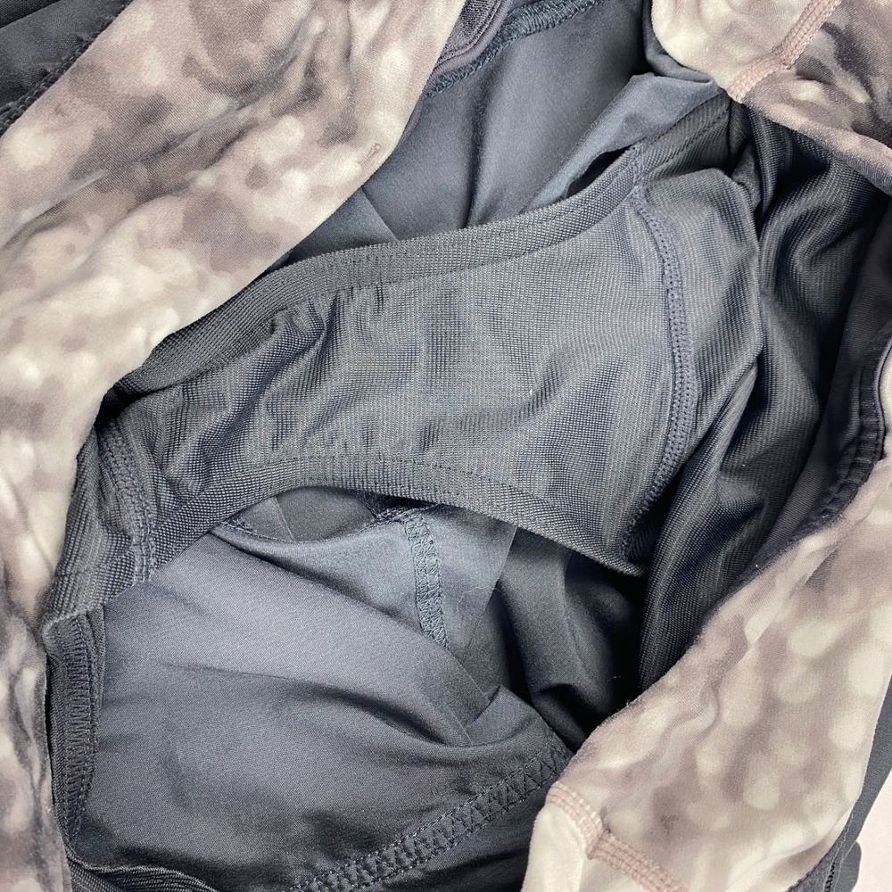 Lululemon Shorts Women's Size 4 - All Sport Running Gray - Picture 8 of 14
